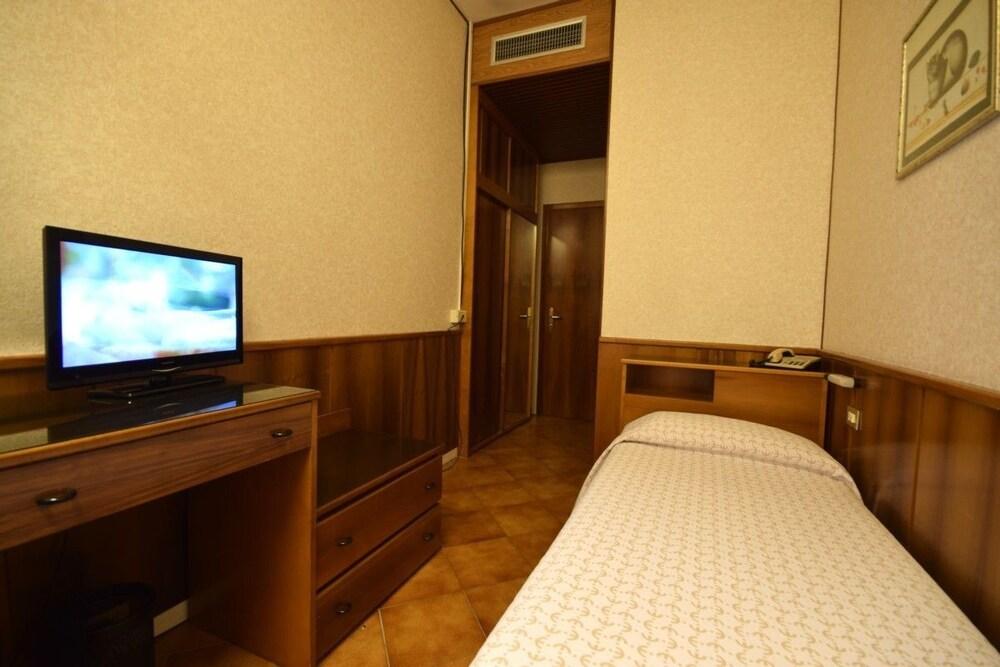 Euromotel Croce Bianca Verona Esterno foto