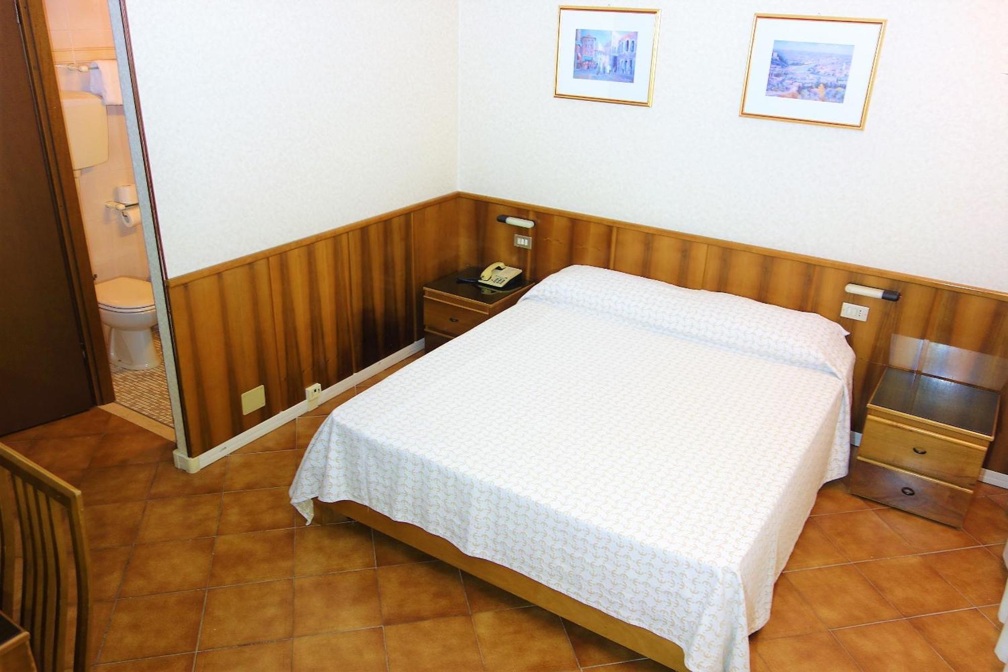 Euromotel Croce Bianca Verona Esterno foto